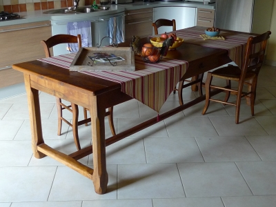 table de ferme en noyer